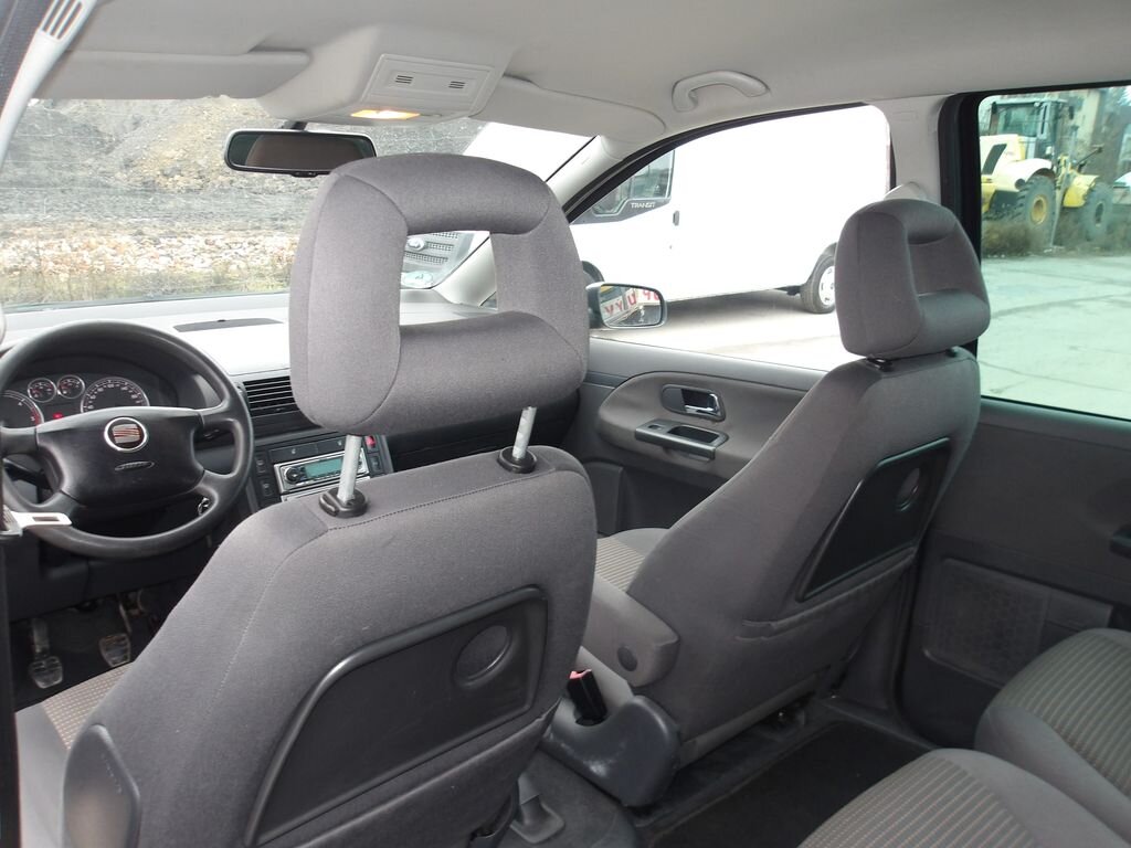 Volkswagen Sharan Kombi 2,0 l 103 kw