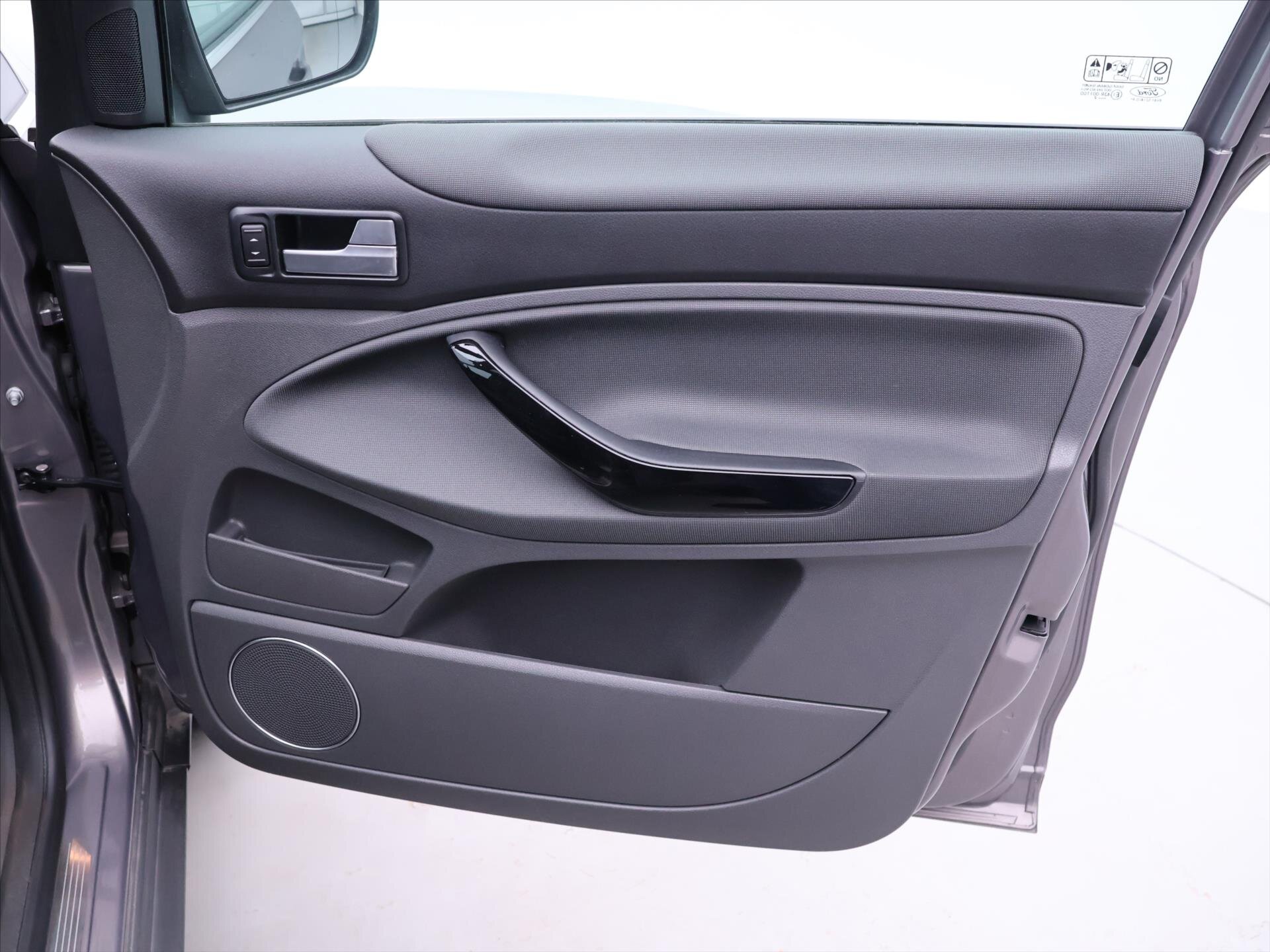 Ford Kuga SUV / Terénní 2,0 l 103 kw