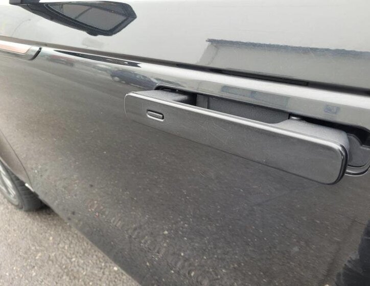 Land Rover Range Rover Velar SUV 3,0 l 221 kw