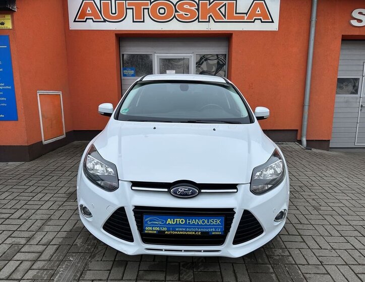 Ford Focus Hatchback 998,0 92 kw