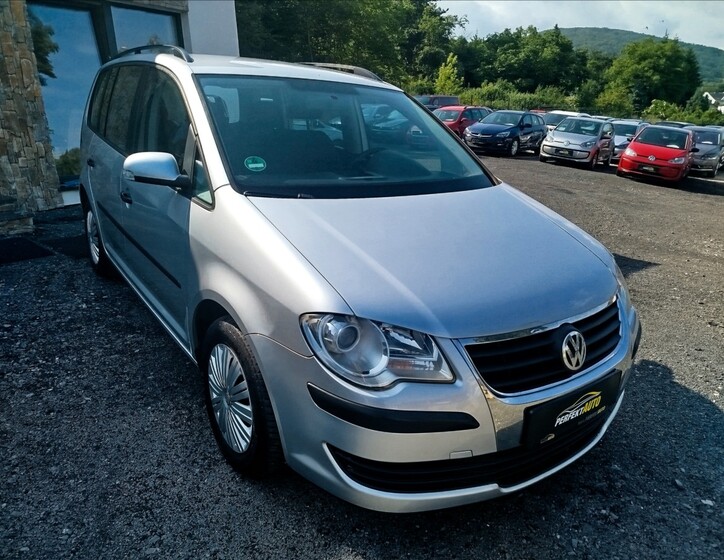 Volkswagen Touran 7
