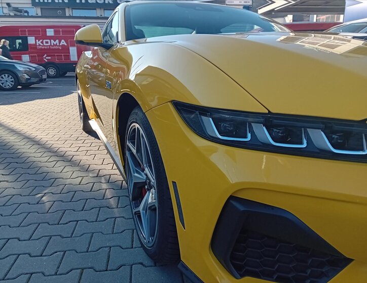 Ford Mustang Kupé 5,0 l 328 kw