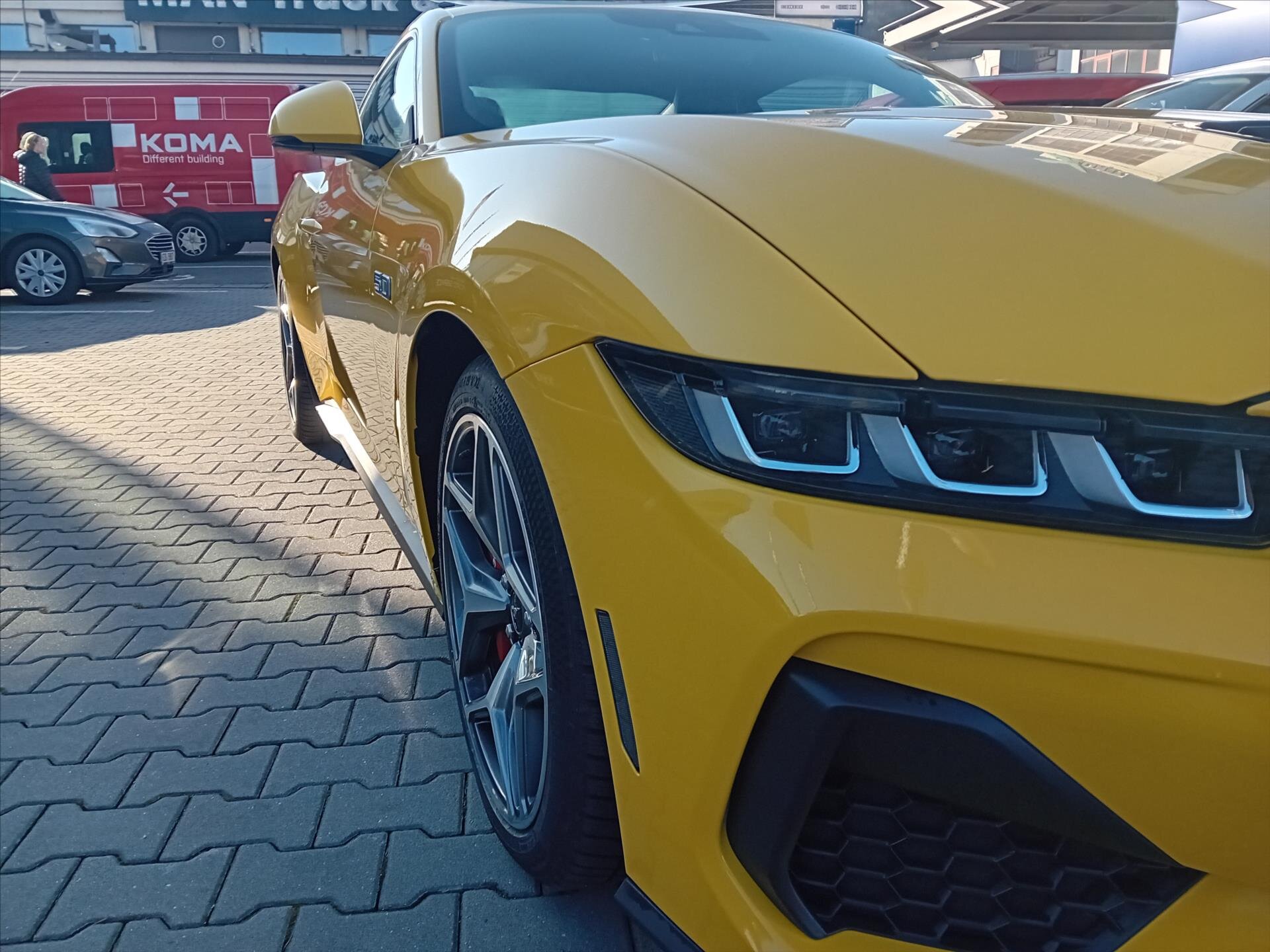 Ford Mustang Kupé 5,0 l 328 kw