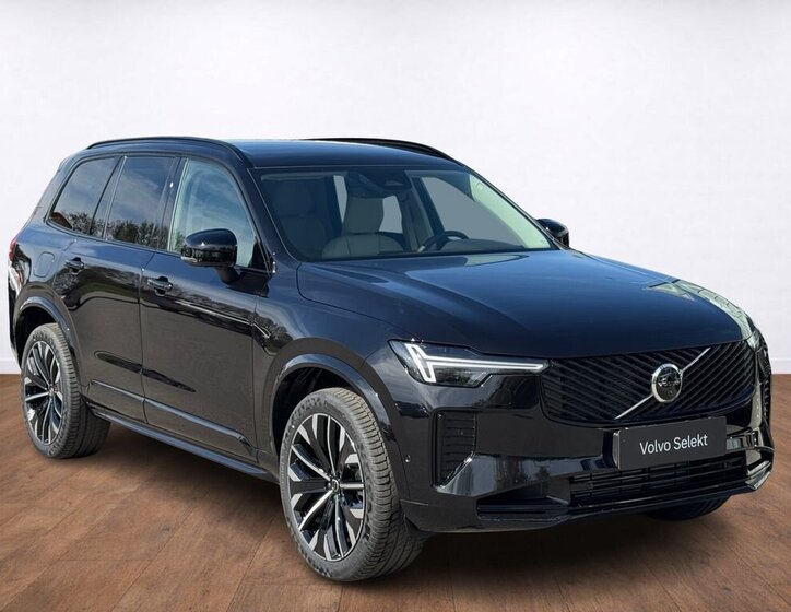 Volvo XC90 SUV / Terénní 2,0 l 335 kw