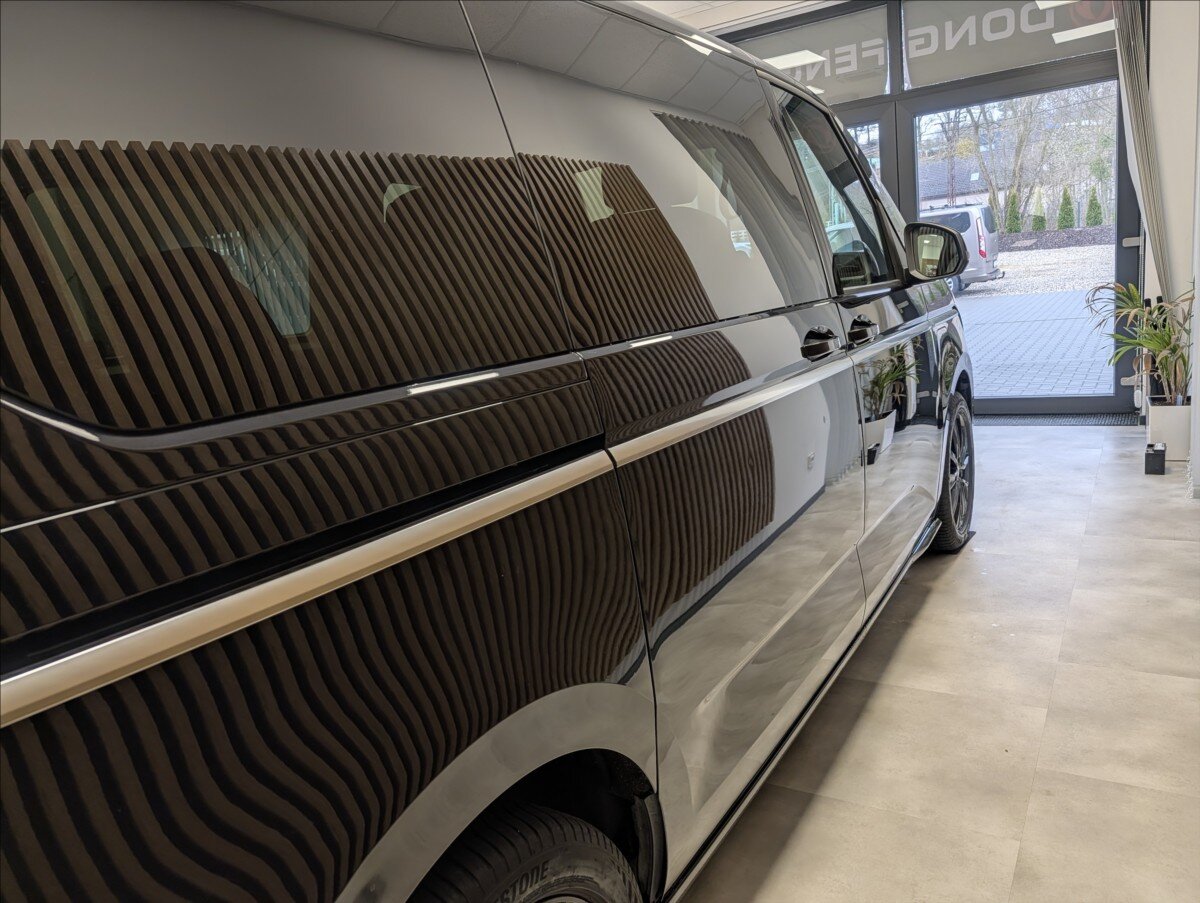 Volkswagen Multivan VAN / Minibus 1,5 l 180 kw
