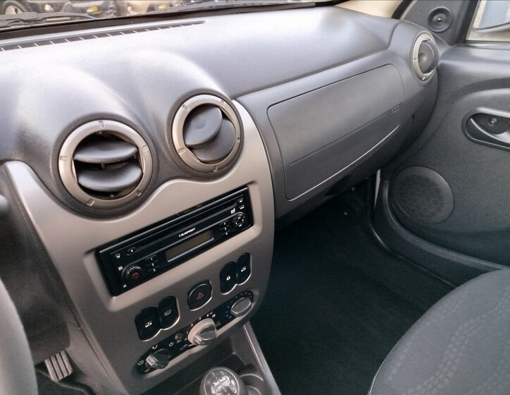Dacia Sandero 16