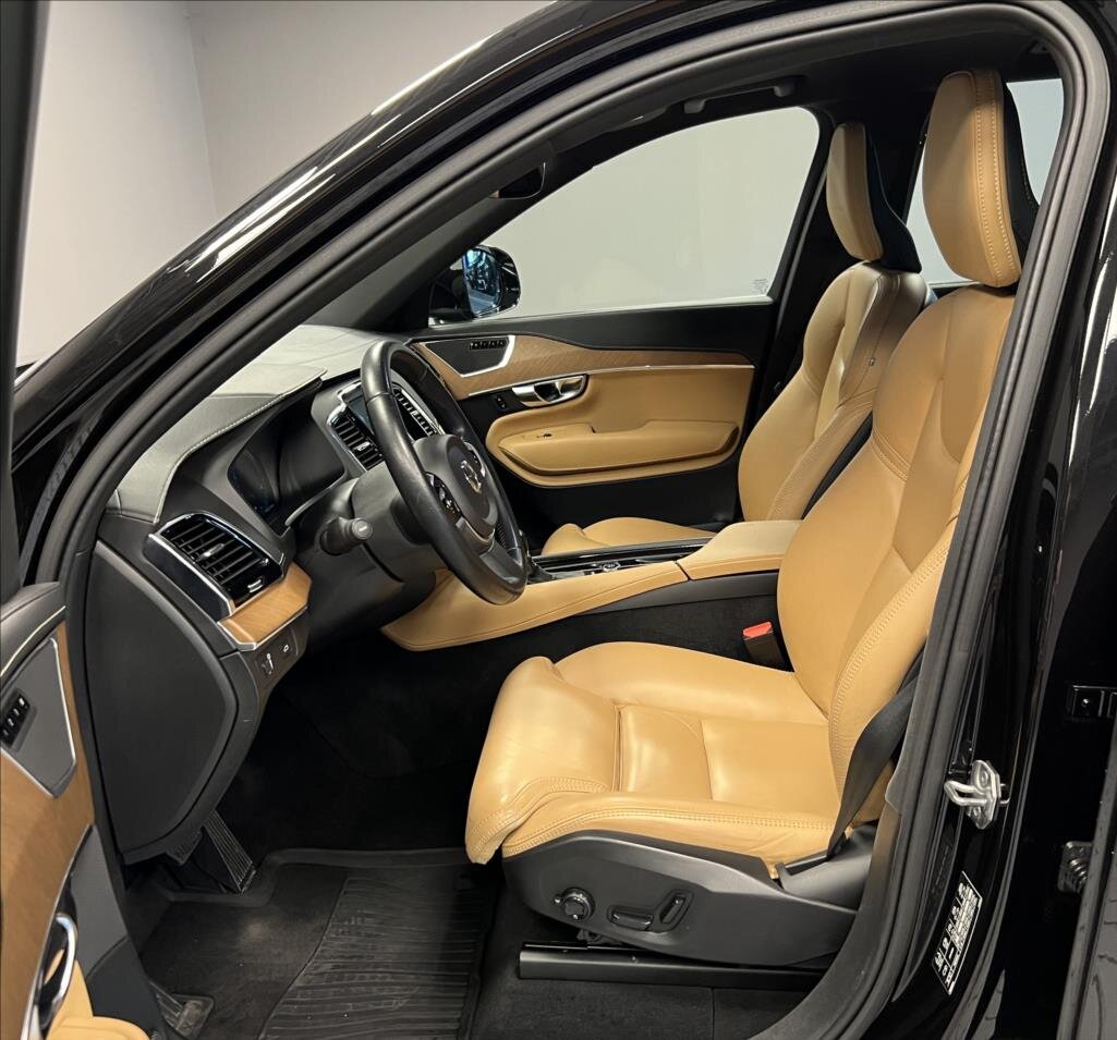 Volvo XC90 SUV 2,0 l 240 kw