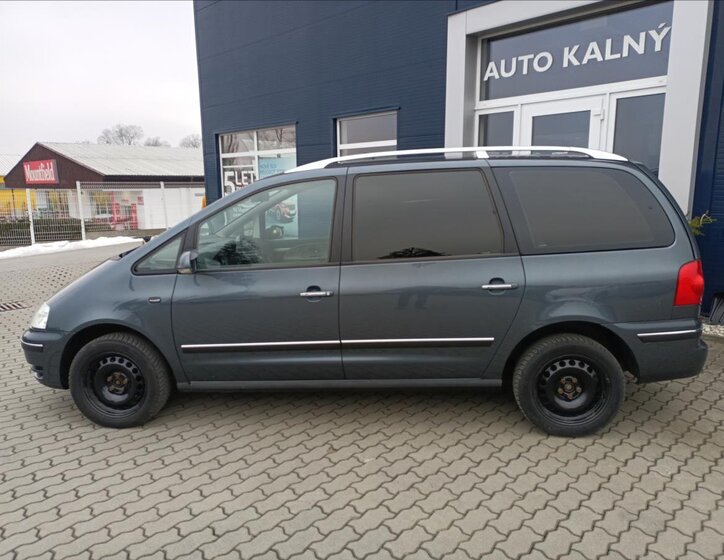 Volkswagen Sharan MPV 2,0 l 103 kw