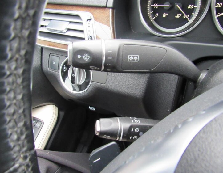 Mercedes-Benz Třídy E 25