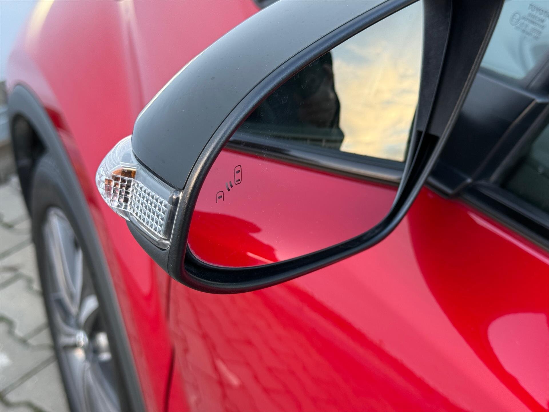 Toyota C-HR SUV 2,0 l 112 kw