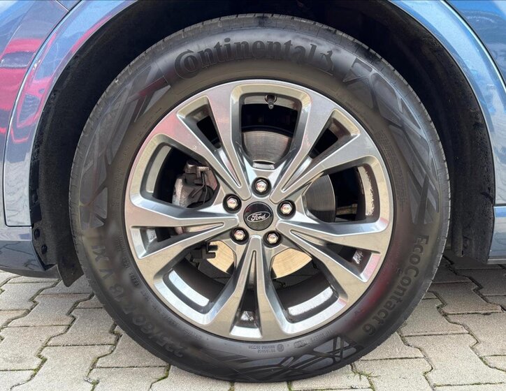 Ford Kuga SUV 2,0 l 88 kw