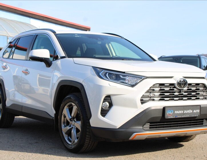 Toyota RAV4 SUV 2,0 l 129 kw