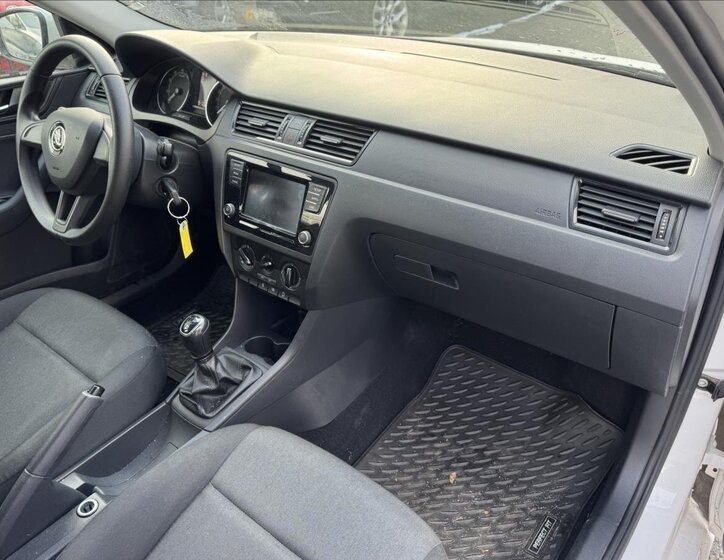 Škoda Rapid Hatchback 999,0 70 kw