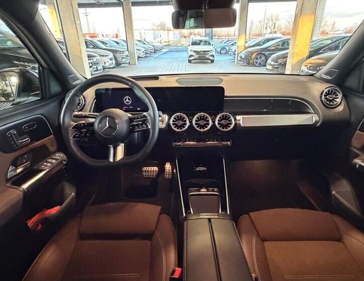 Mercedes-Benz GLB 12