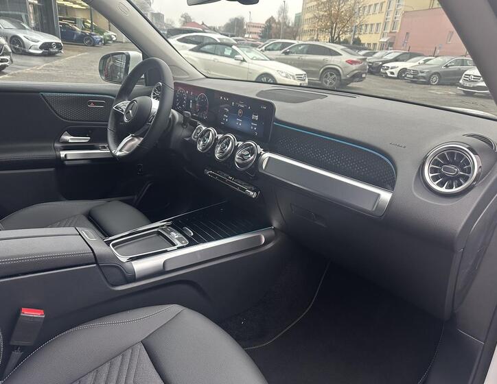 Mercedes-Benz GLB 18
