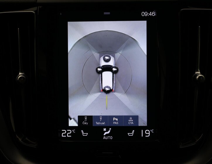 Volvo XC60 SUV / Terénní 2,0 l 145 kw