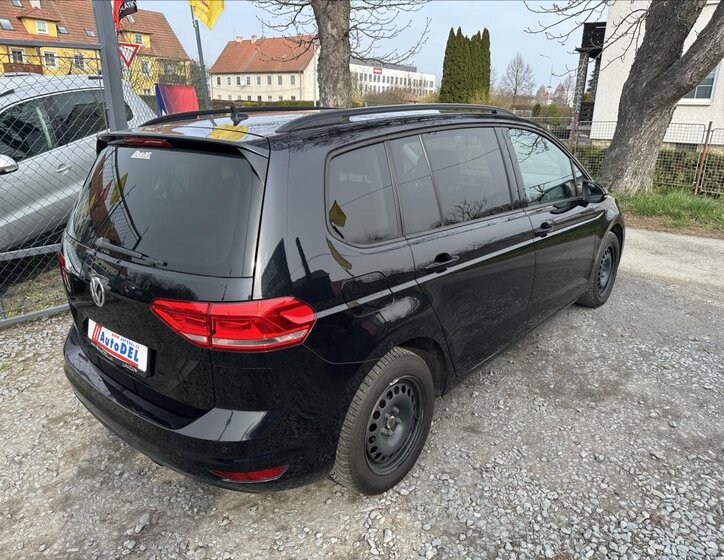 Volkswagen Touran MPV 1,2 l 81 kw