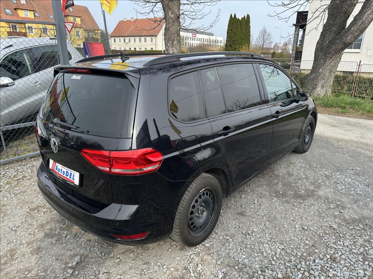 Volkswagen Touran MPV 1,2 l 81 kw