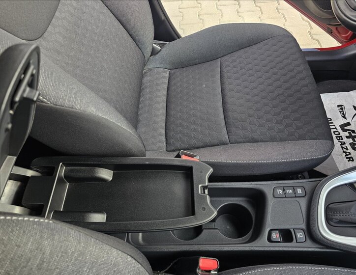 Toyota Yaris Hatchback 1,5 l 68 kw