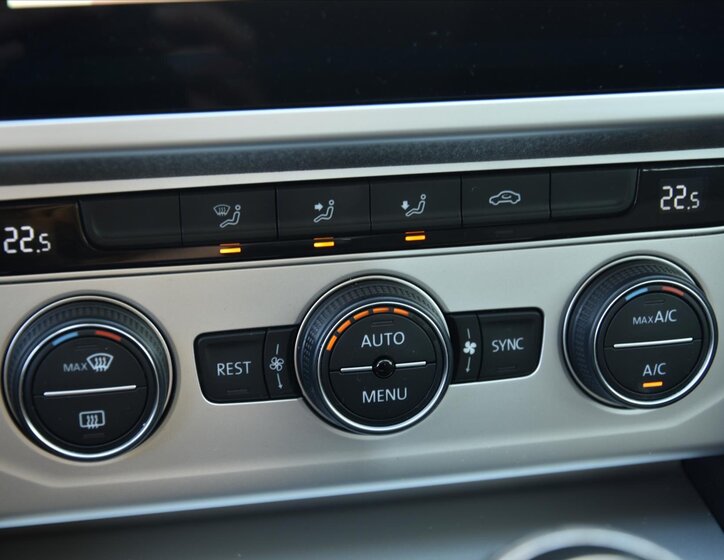 Volkswagen Passat Kombi 1,6 l 88 kw