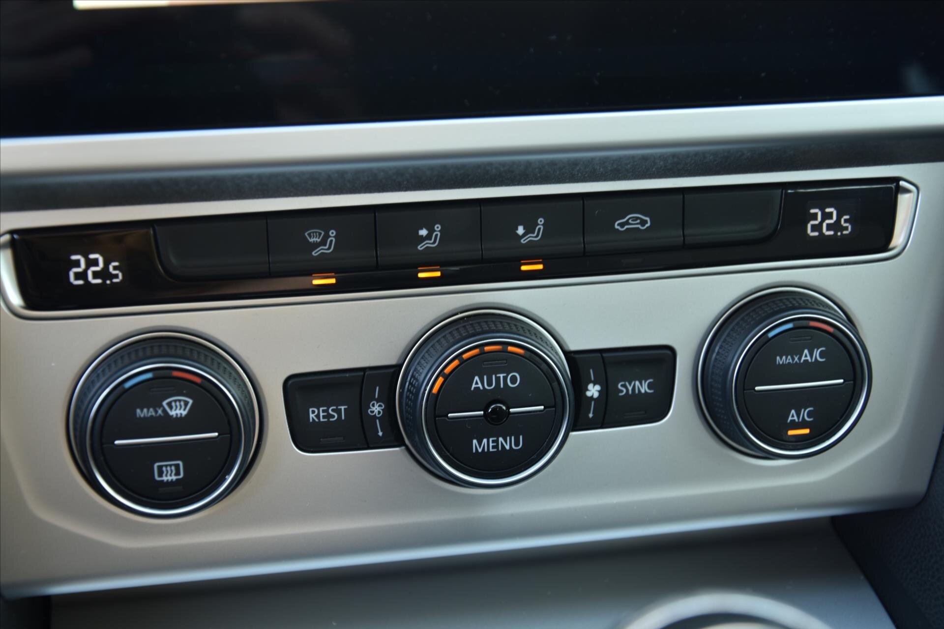 Volkswagen Passat Kombi 1,6 l 88 kw