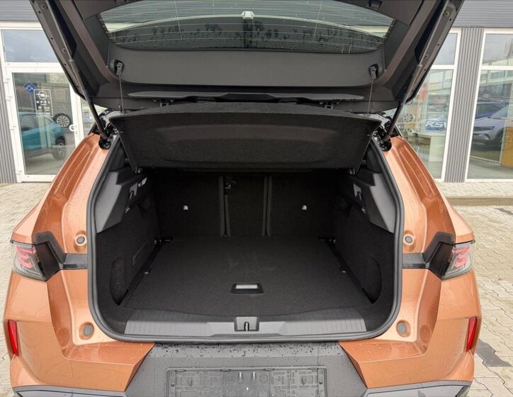 Opel Grandland SUV / Terénní 1,2 l 107 kw