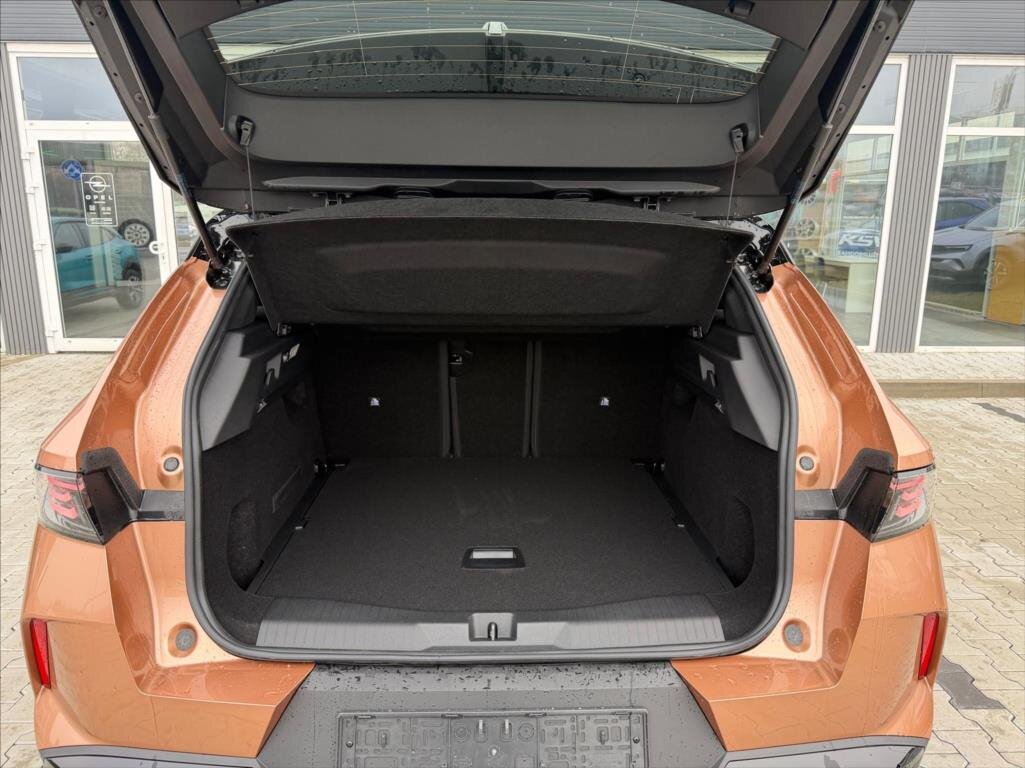 Opel Grandland SUV / Terénní 1,2 l 107 kw