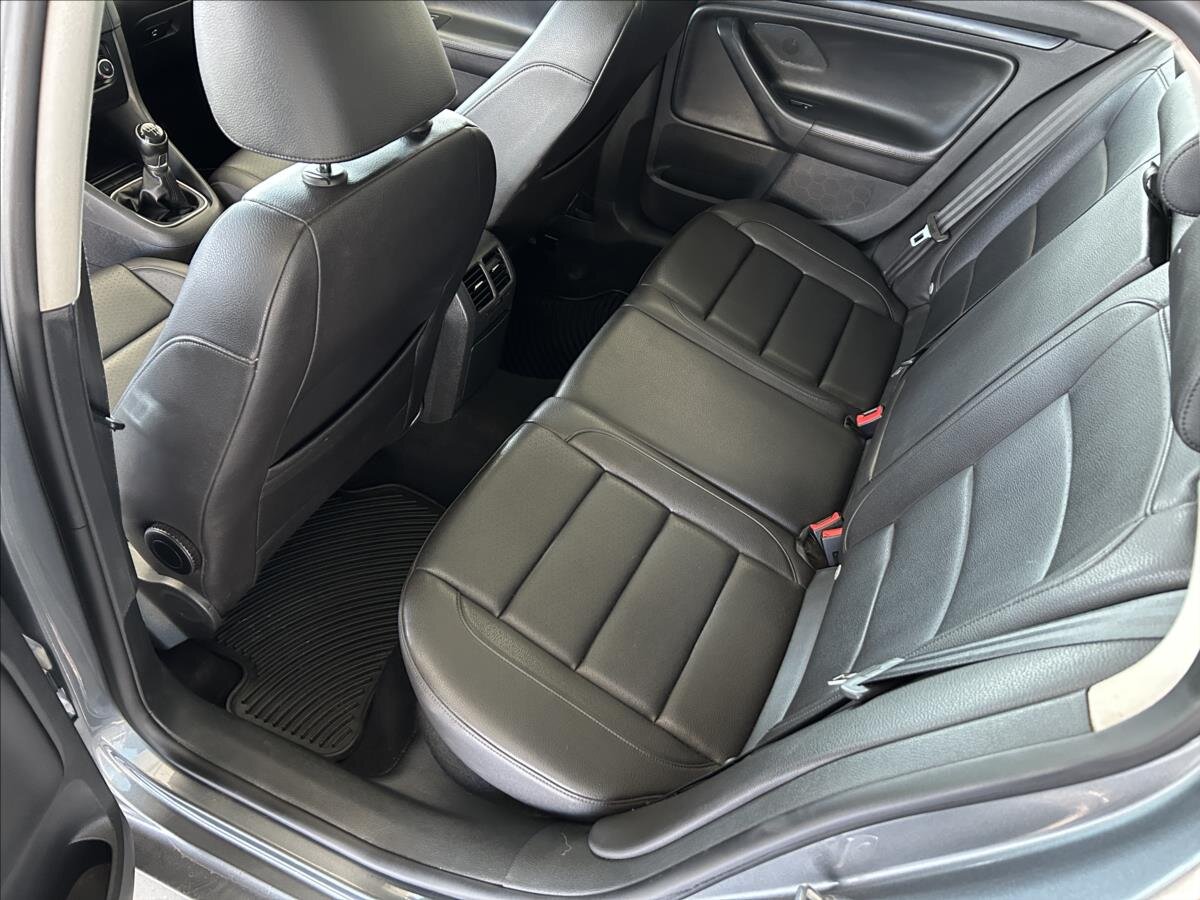 Volkswagen Golf Kombi 2,0 l 103 kw