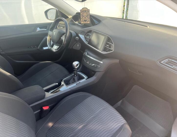 Peugeot 308 8