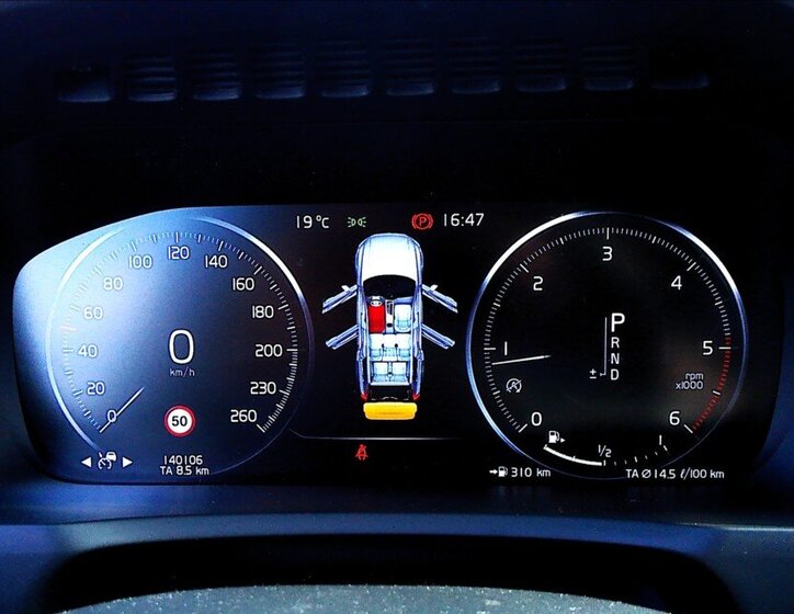 Volvo XC90 SUV / Terénní 2,0 l 173 kw