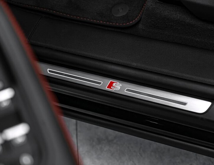 Audi Q8 SUV / Terénní 3,0 l 210 kw