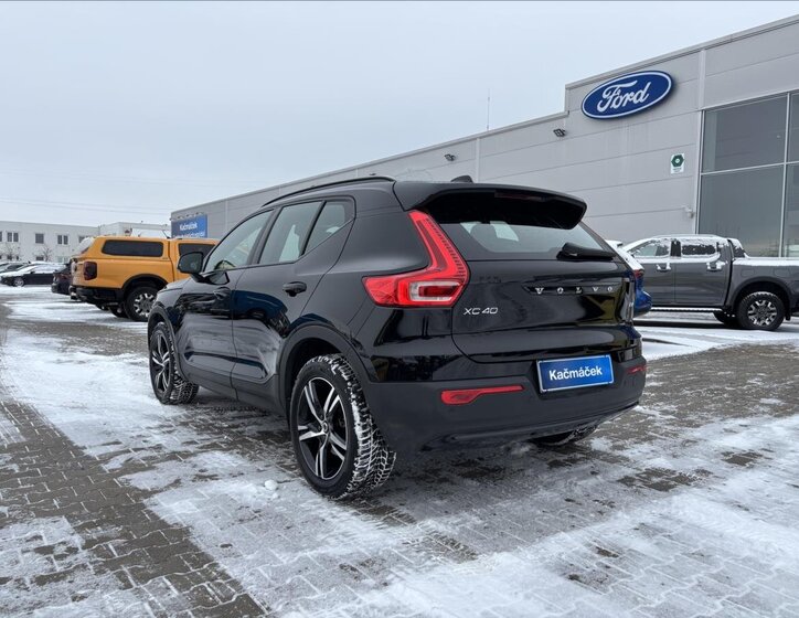 Volvo XC40 Kombi 2,0 l 145 kw