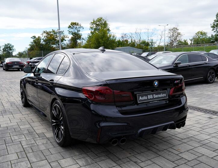 BMW M5 4