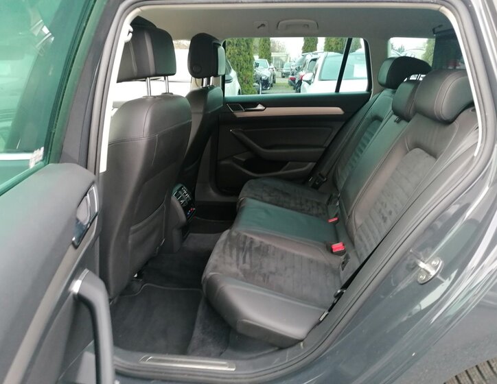 Volkswagen Passat 10