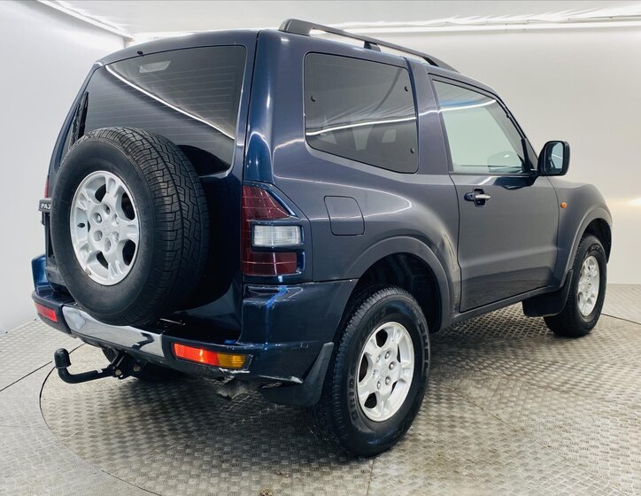 Mitsubishi Pajero SUV / Terénní 2,5 l 85 kw