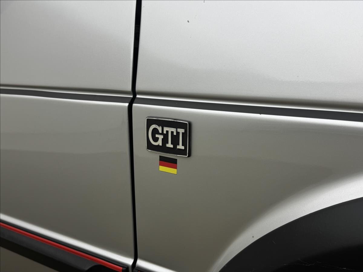 Volkswagen Golf Sedan / Limuzína 1,8 l 79 kw