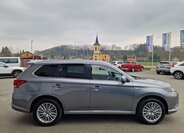 Mitsubishi Outlander SUV / Terénní 2,4 l 165 kw