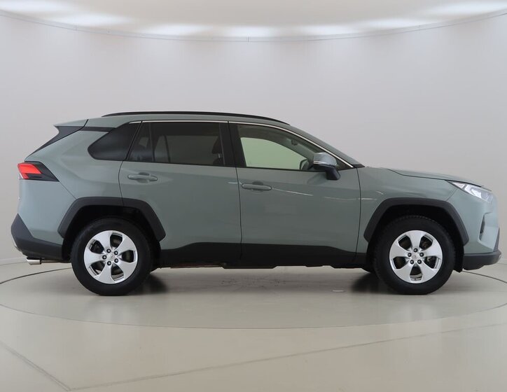 Toyota RAV4 SUV 2,5 l 131 kw