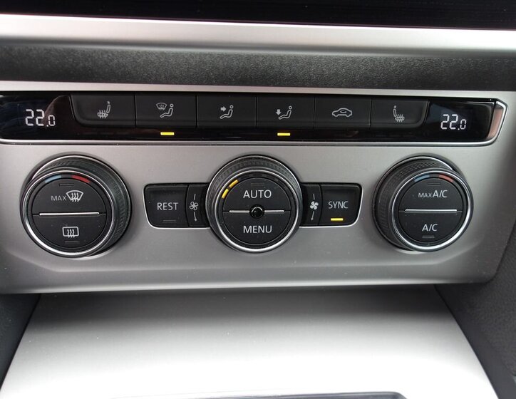 Volkswagen Passat Kombi 1,6 l 88 kw