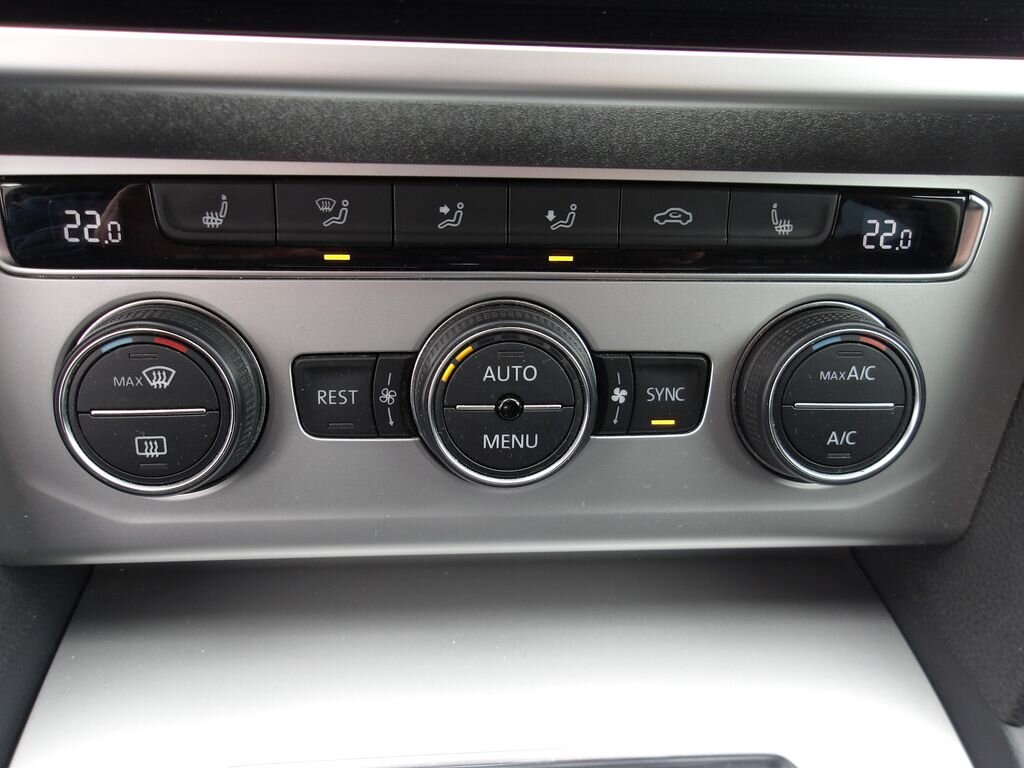 Volkswagen Passat Kombi 1,6 l 88 kw