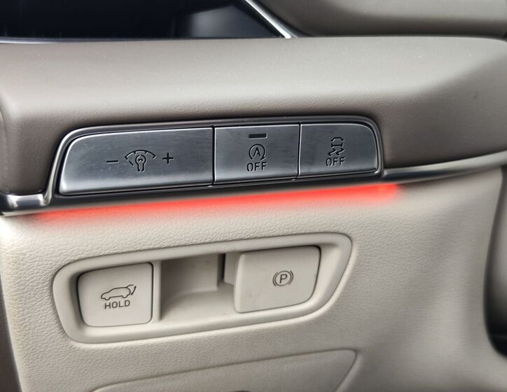 Ostatní Ostatní SUV 3,5 l 279 kw