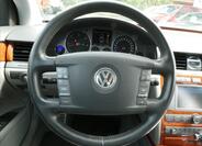 Volkswagen Phaeton 29