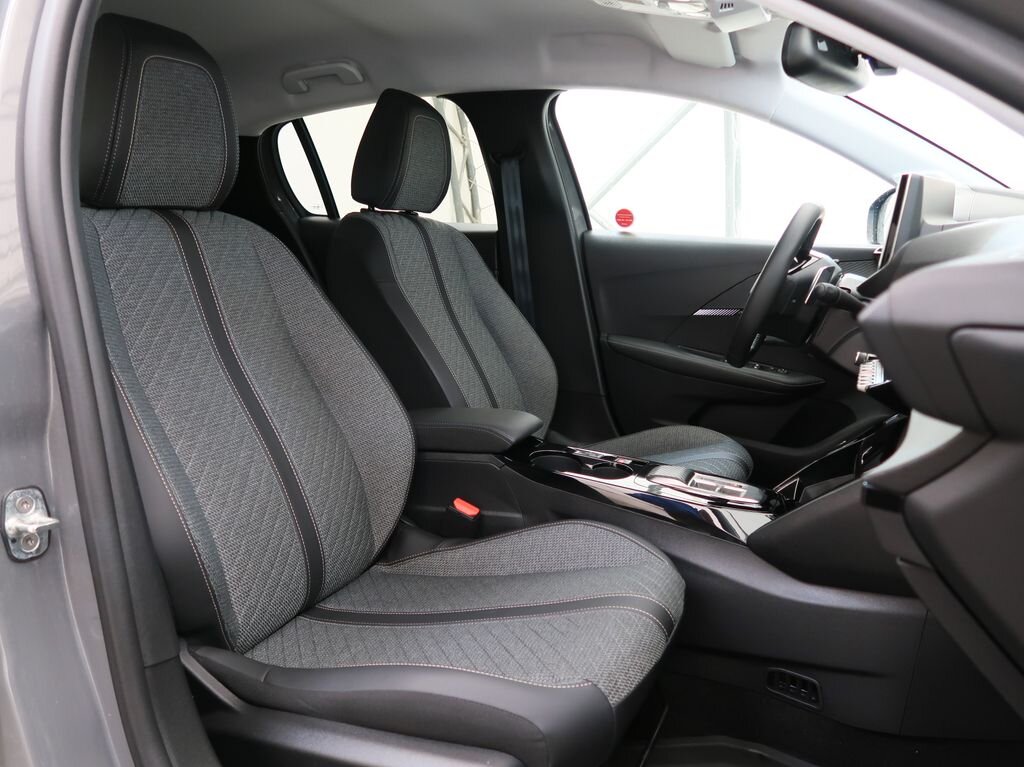 Peugeot 208 Hatchback 1,2 l 74 kw