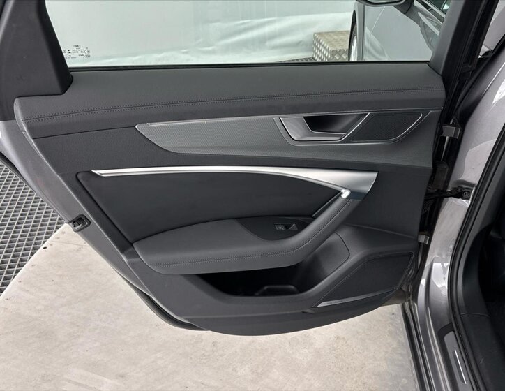 Audi A6 Allroad Kombi 3,0 l 253 kw