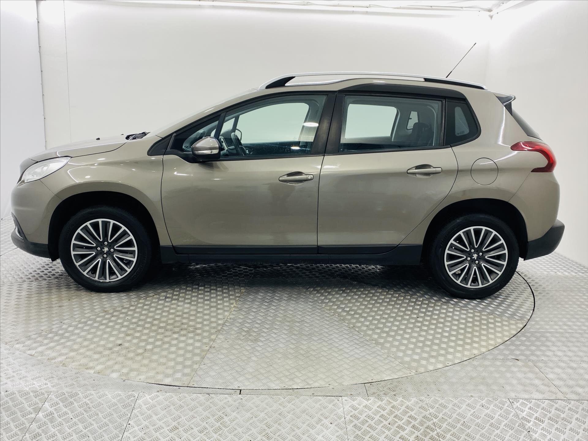 Peugeot 2008 Hatchback 1,2 l 60 kw