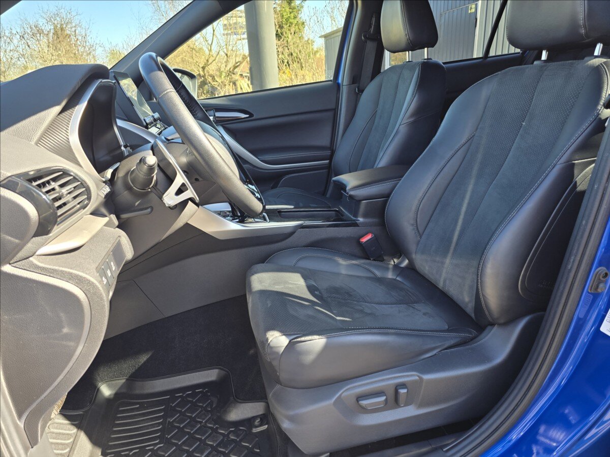 Mitsubishi Eclipse Cross CUV / Crossover 2,4 l 72 kw