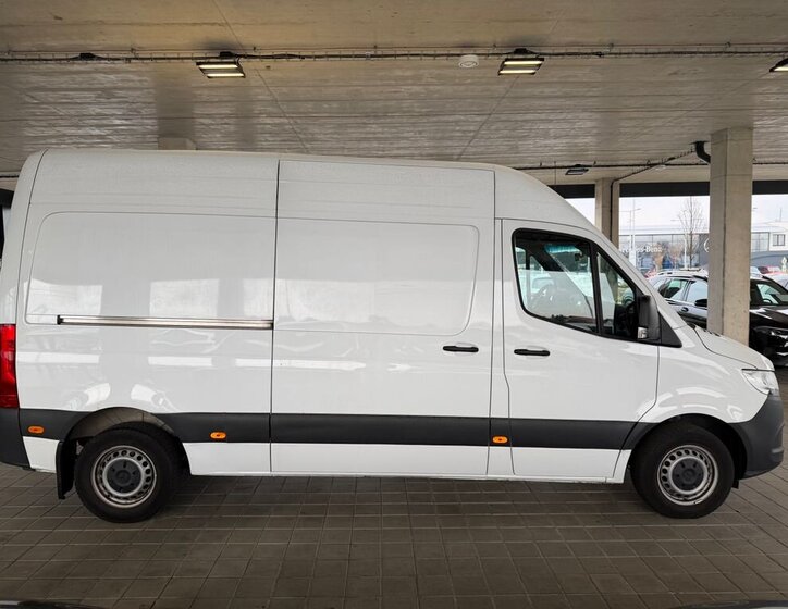 Mercedes-Benz Sprinter 4
