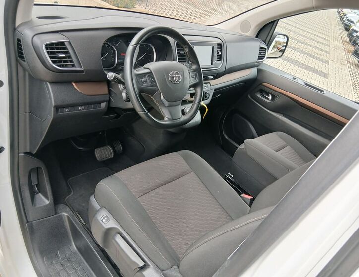 Toyota ProAce Verso 11