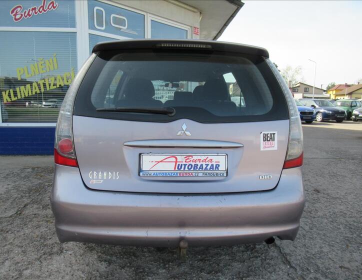 Mitsubishi Grandis 6