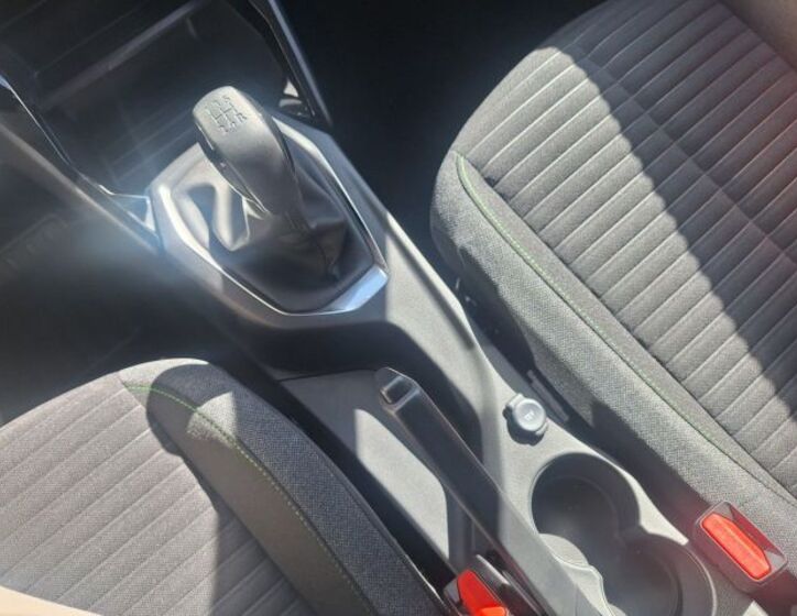 Peugeot 208 14